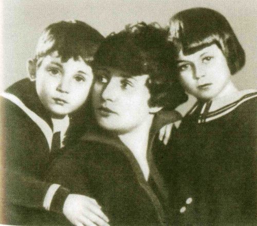 З.Райх с дочерью Татьяной и сыном Константином