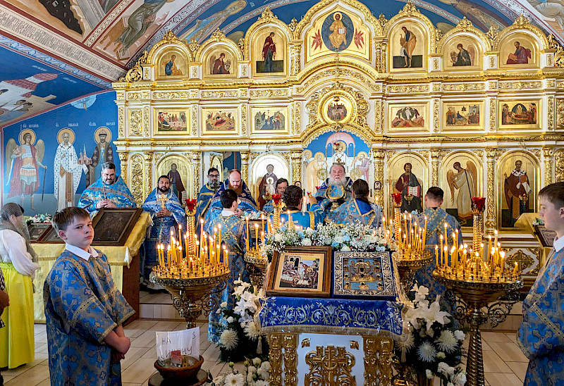 Великая православная святыня в Св. Николаевском соборе в Брисбене